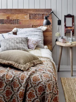 Bloomingville Table D'appoint Tudor -Bloomingville 571559 01 10 EnvironmentImage 48d2deb8b7